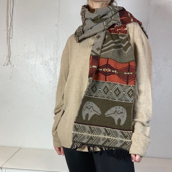 Tribal Bear Knit Funky Scarf - Picture 1 of 6
